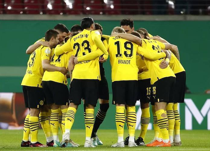 转折点多特蒙德篮板制胜，德国杯今夜攻防权衡，质疑声仍在，赛季目标并未改变(男篮奥运会2024德国vs法国最新消息)