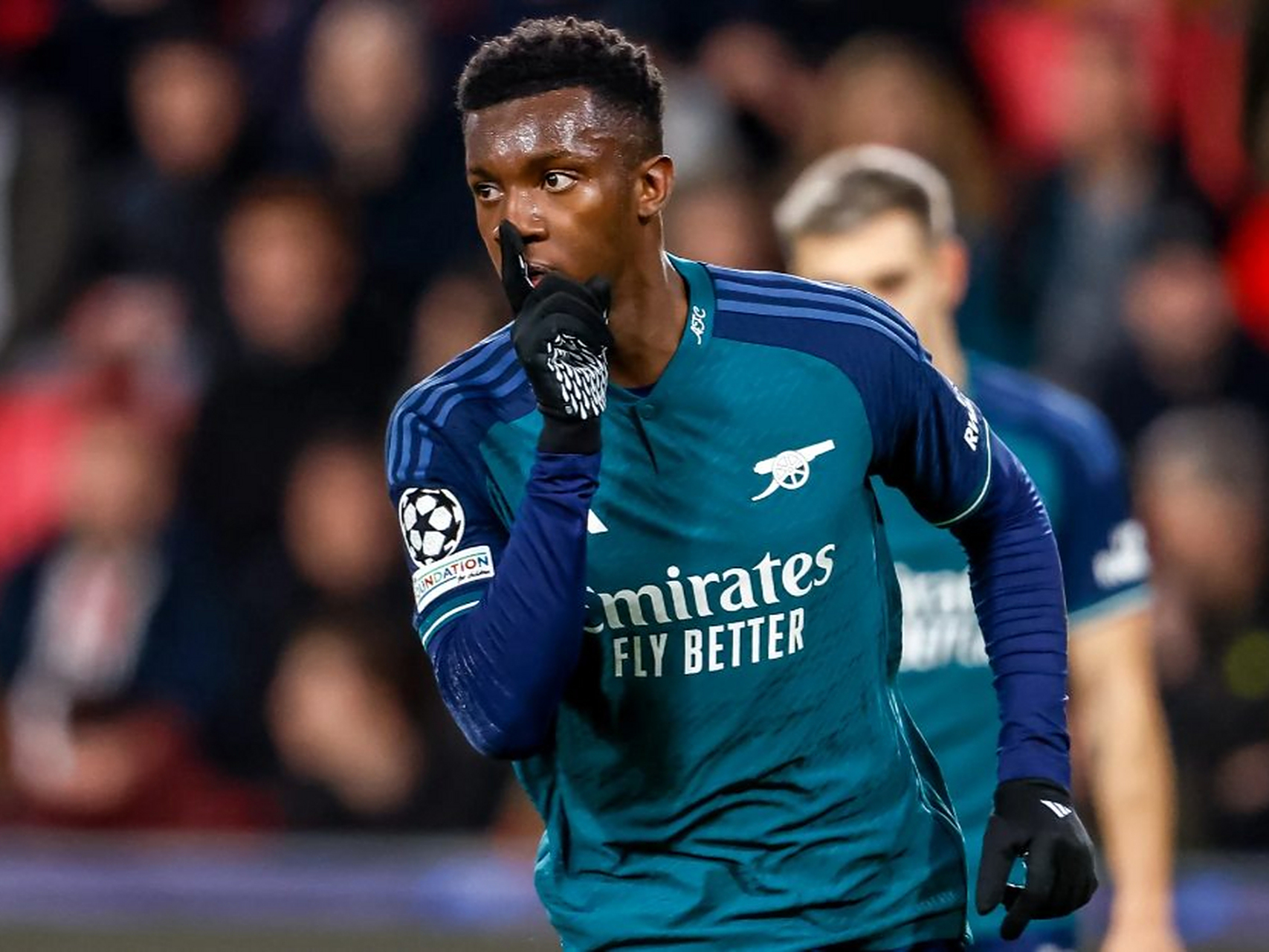 赛后埃因霍温再遭质疑：全明星赛节点到来；质疑声仍在；更衣室氛围转暖(尤文图斯对决埃因霍温直播)