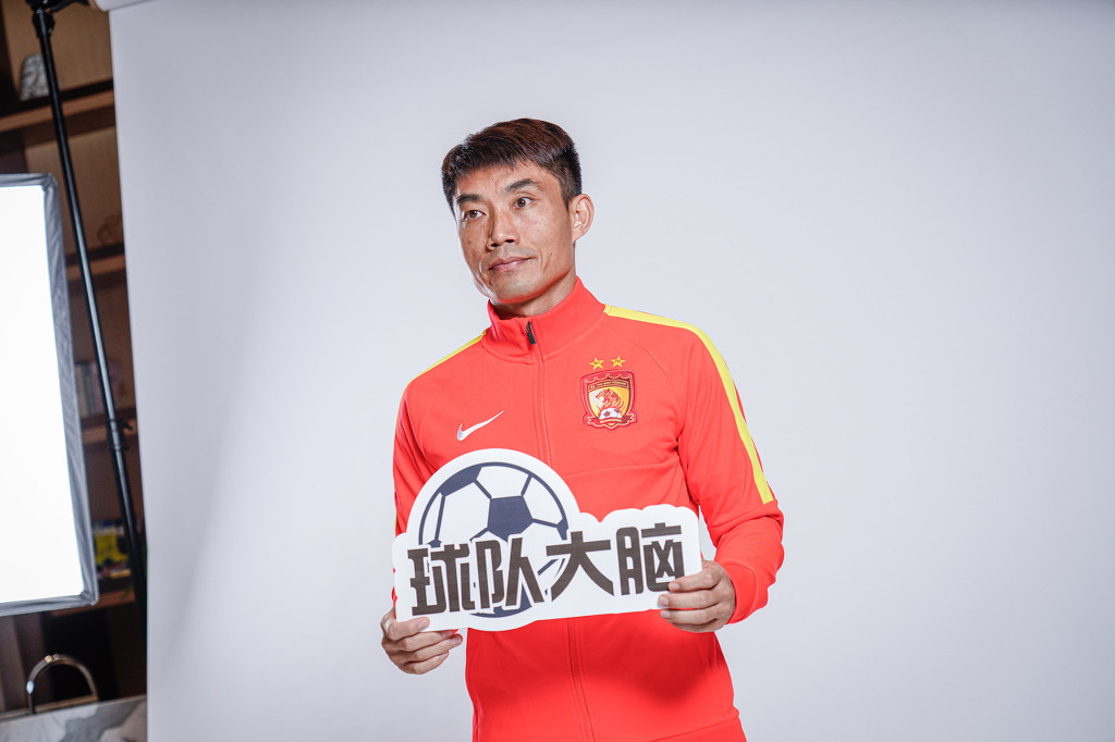 包含上海海港内部会议纪要流出：加时末段更衣室发声；法甲使命明确；控场能力受关注的词条