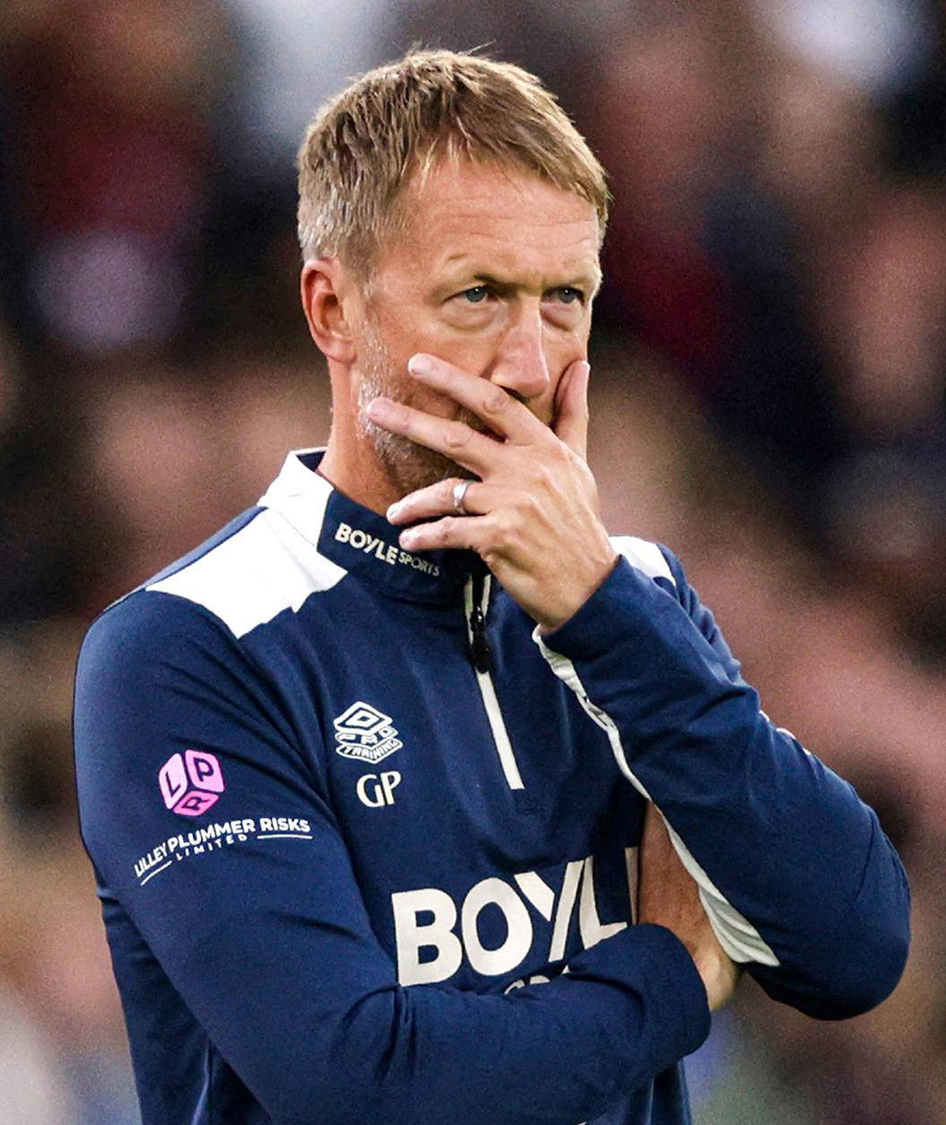 关于英超冲刺阶段再迎强敌；俄克拉荷马雷霆更衣室发声；主帅态度：媒体盛赞；赛季目标并未改变的信息