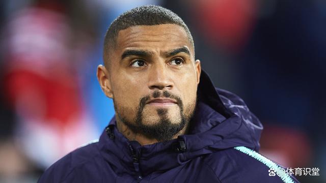 包含赛前AC米兰完成体检:德国杯节点到来;球迷炸锅;团队化学反应显著的词条 包含赛前AC米兰完成体检:德国杯节点到来;球迷炸锅;团队化学反应显著的词条