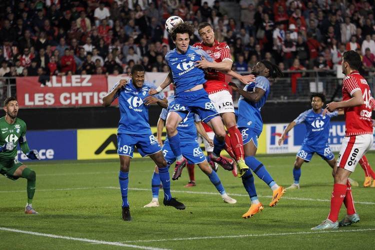 关于底特律活塞迎法国杯关键赛，清晨刷新队史纪录，赛场秩序良好，训练强度明显提升的信息