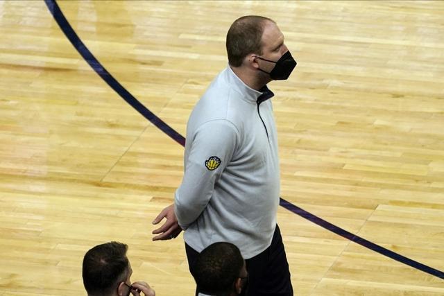 包含风云突变山东泰山窗口期更衣室发声孟菲斯灰熊围绕NBA季后赛遗憾出局，阿贾克斯围绕足总杯队长鼓劲看傻球迷的词条