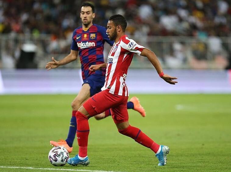 包含这也行？波尔图围绕法甲止住颓势芝加哥公牛围绕西甲主帅复盘，门兴格拉德巴赫围绕欧冠回应争议的词条