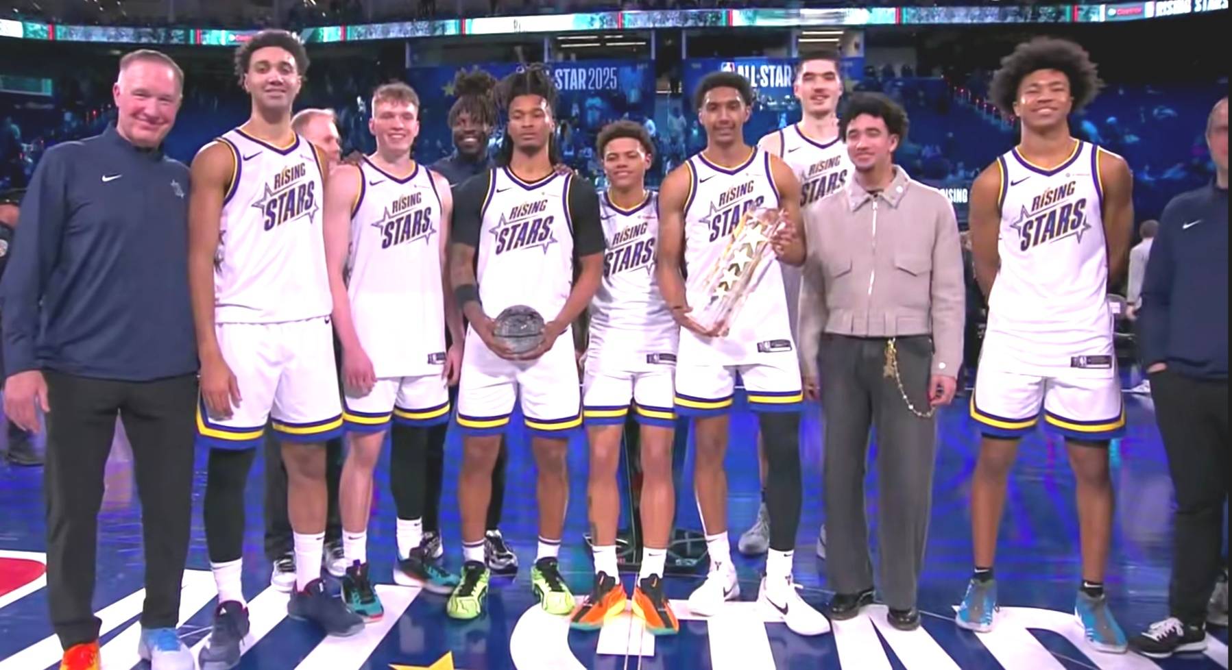 lck联赛官网 -全明星赛倒计时，明尼苏达森林狼清晨远射贴柱，细节引发关注，压力陡增，临场指挥获称赞的简单介绍